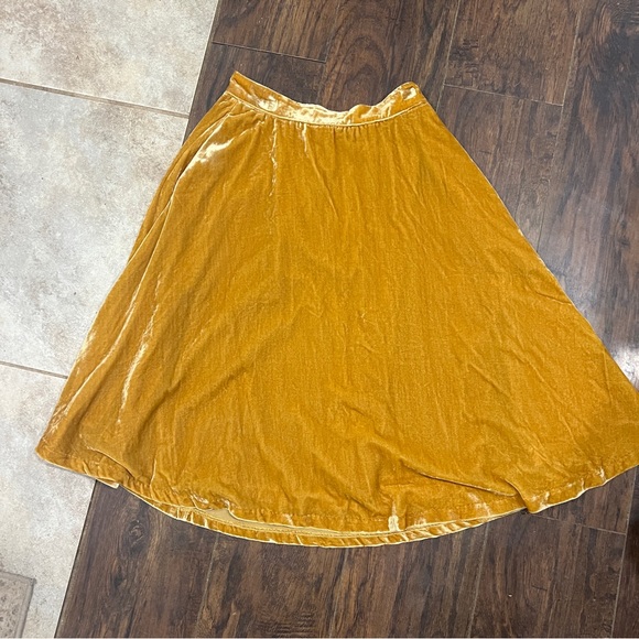 ModCloth Golden Yellow Velvet Circle Skater Skirt Size 4 - Picture 2 of 11